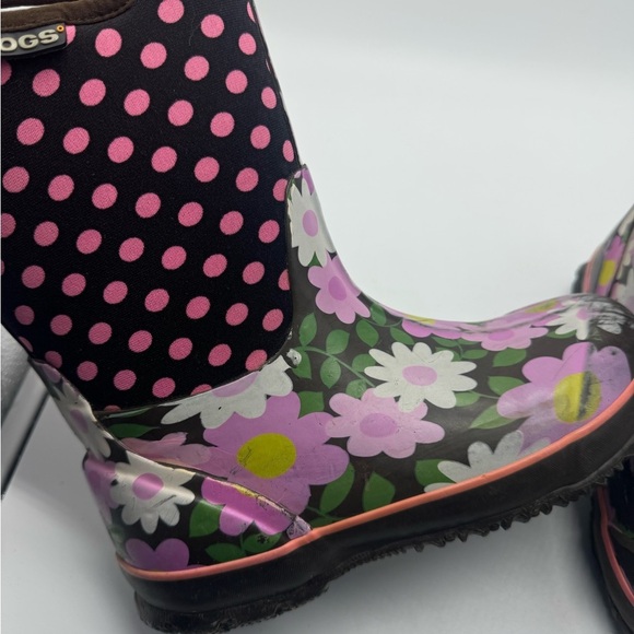 Bogs Girls Classic Flowers Dots Pink Insulated Snow Winter Boots Size 3 - Picture 7 of 16